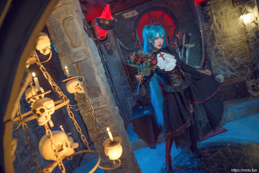 妖艳魅惑美女猫井澜Cosplay初音未来吸血鬼