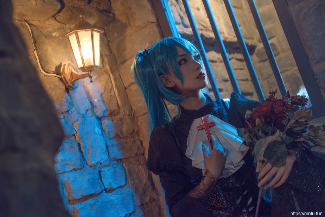 妖艳魅惑美女猫井澜Cosplay初音未来吸血鬼