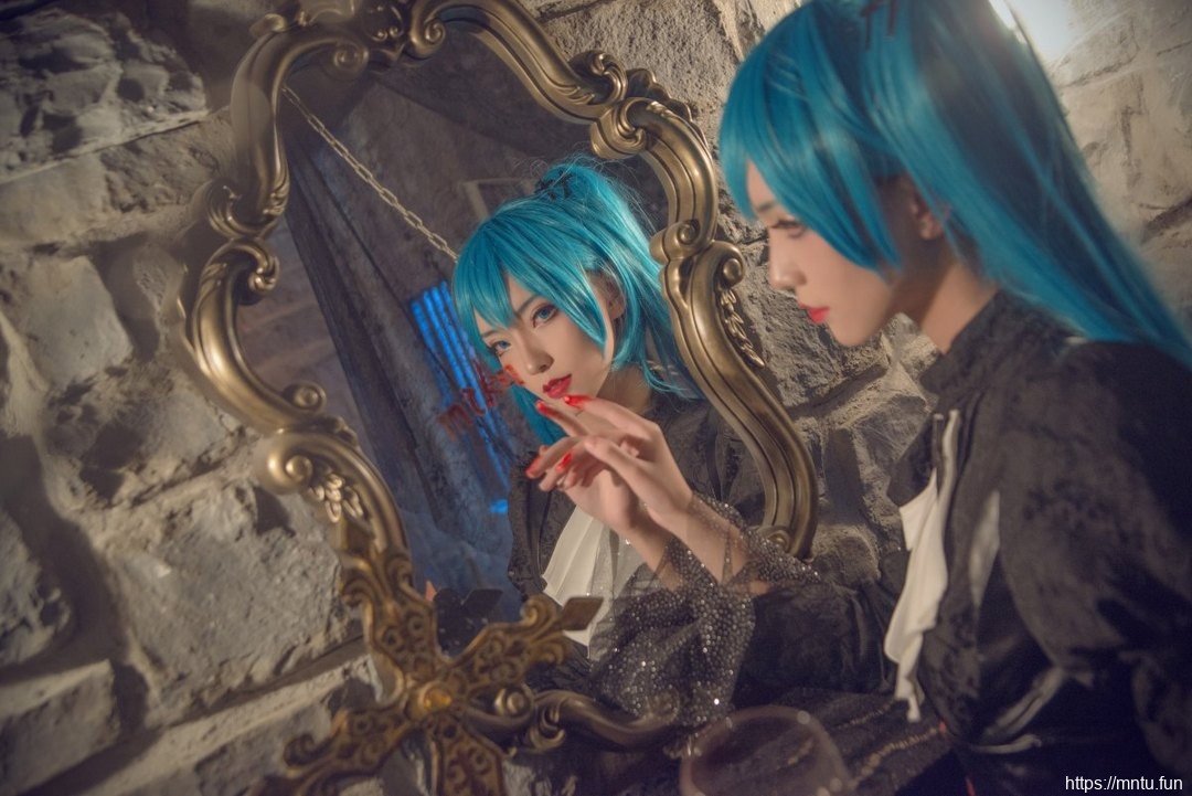 妖艳魅惑美女猫井澜Cosplay初音未来吸血鬼
