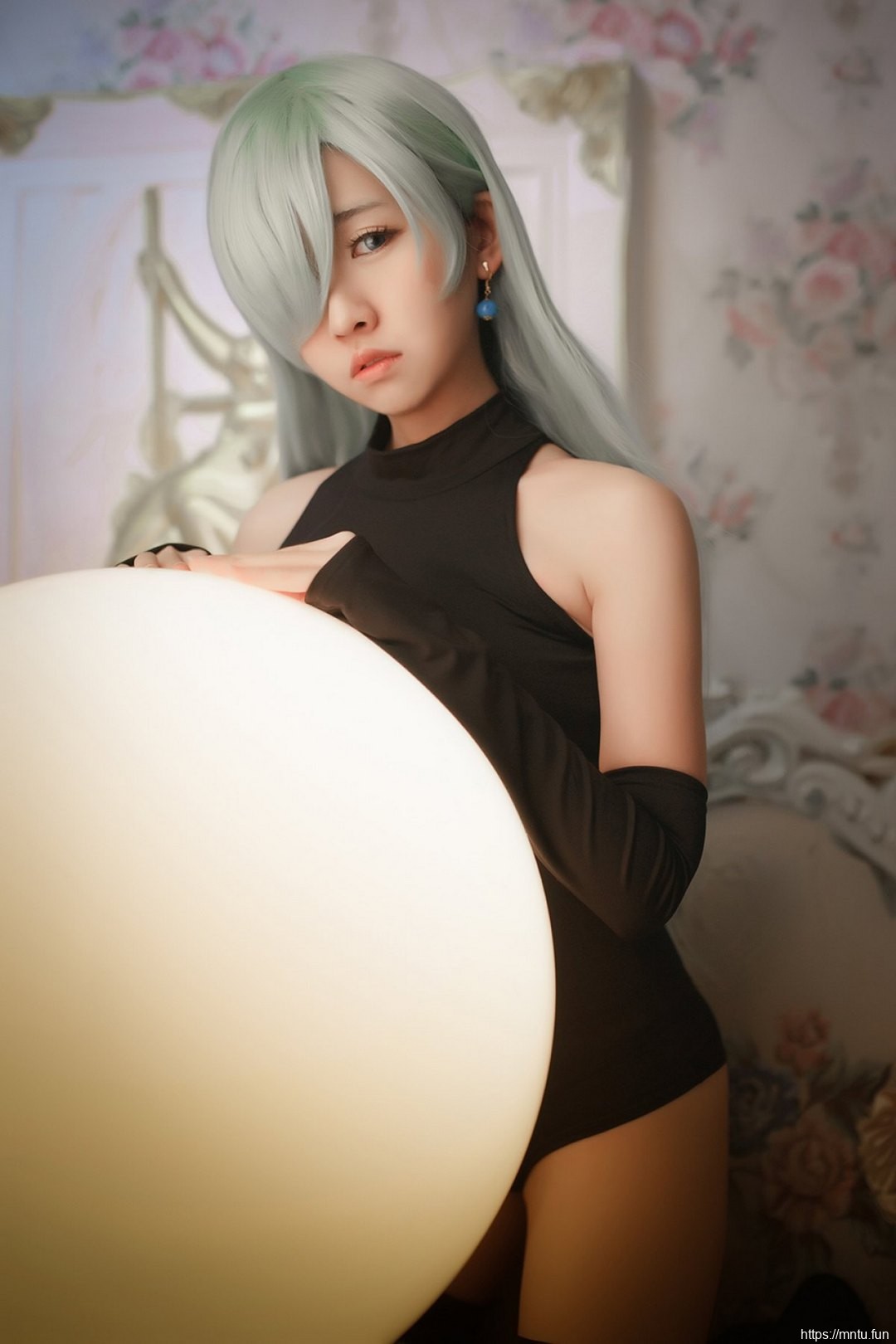 白皙美女鳗鱼霏儿cosplay七原罪女主角伊丽莎白