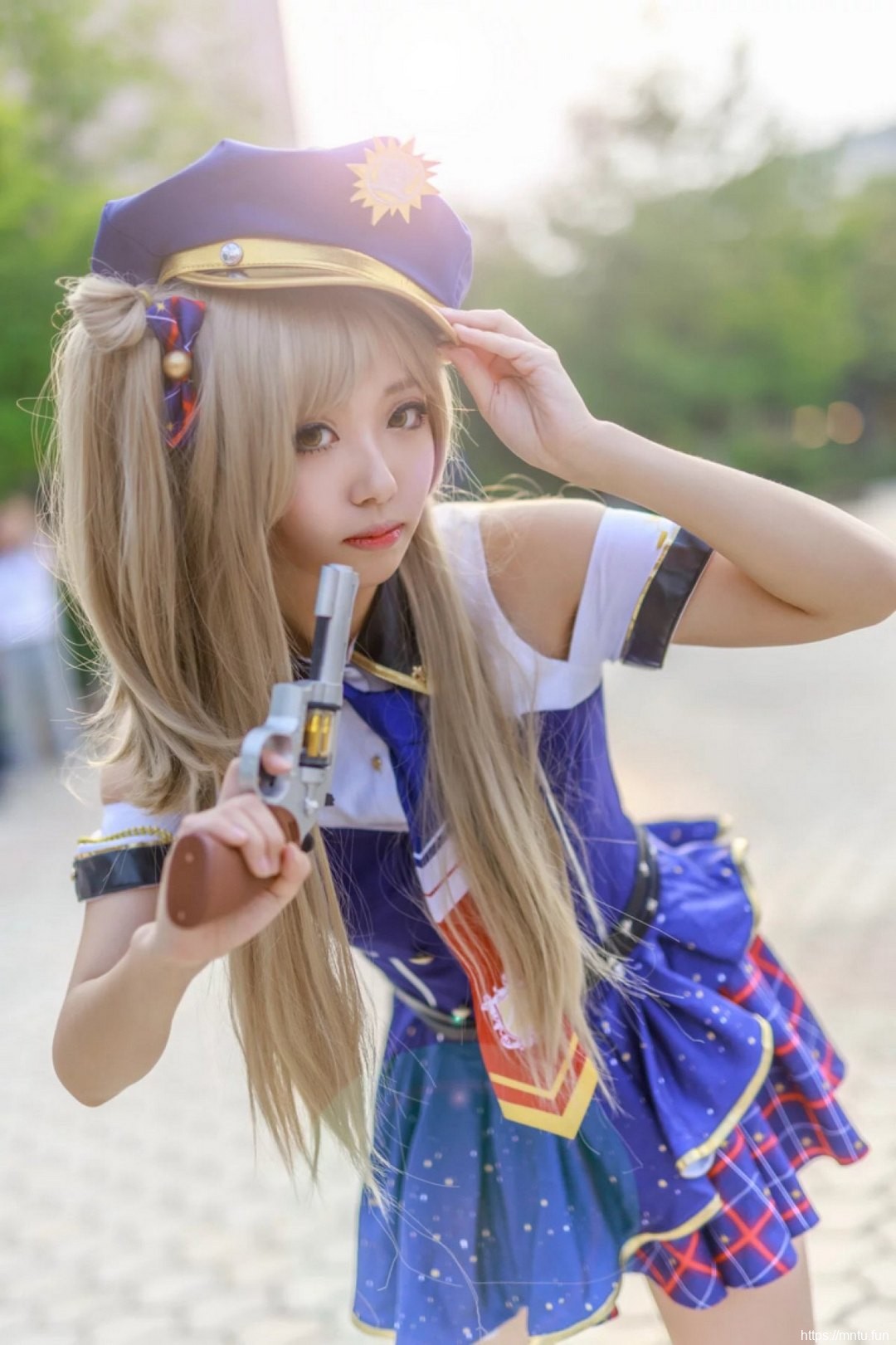 白皙性感学生妹cosplay南小鸟警司制服诱惑