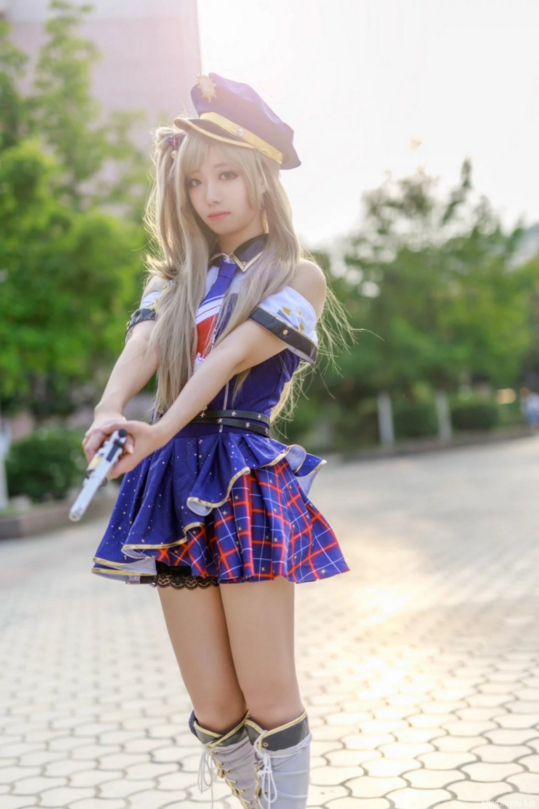 白皙性感学生妹cosplay南小鸟警司制服诱惑