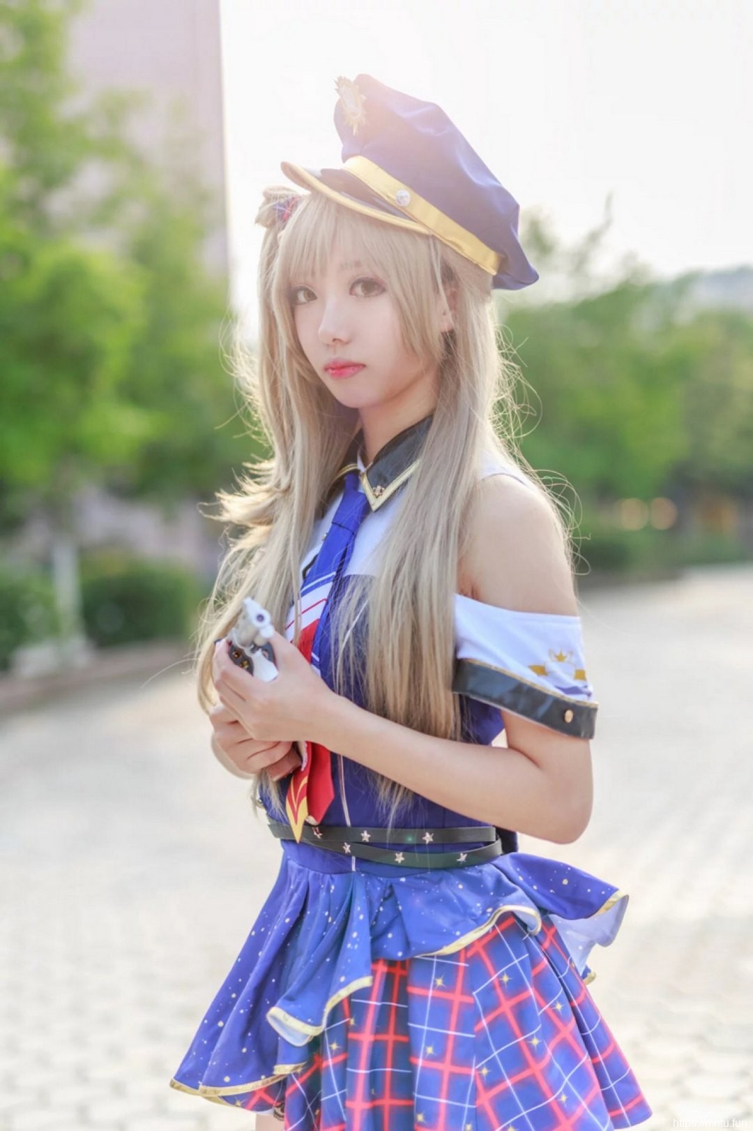 白皙性感学生妹cosplay南小鸟警司制服诱惑