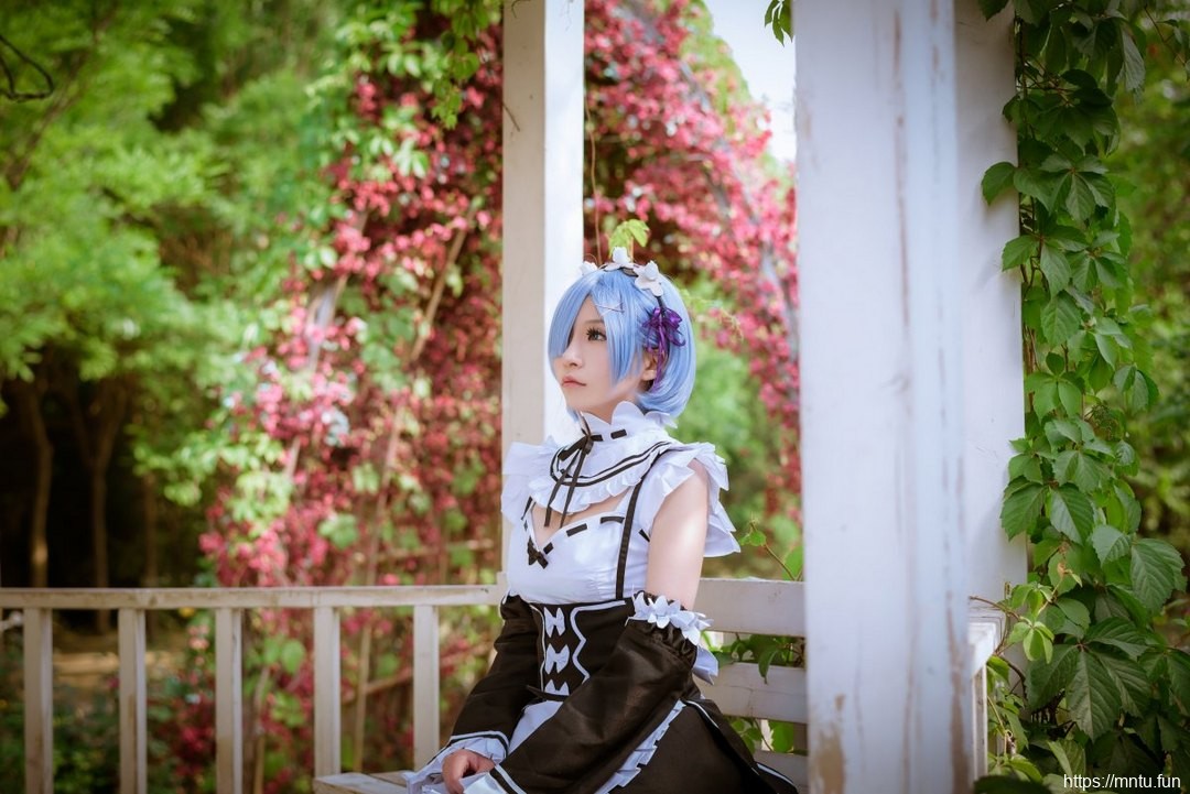 短发美女cosplay从零开始蕾姆女仆装制服诱惑