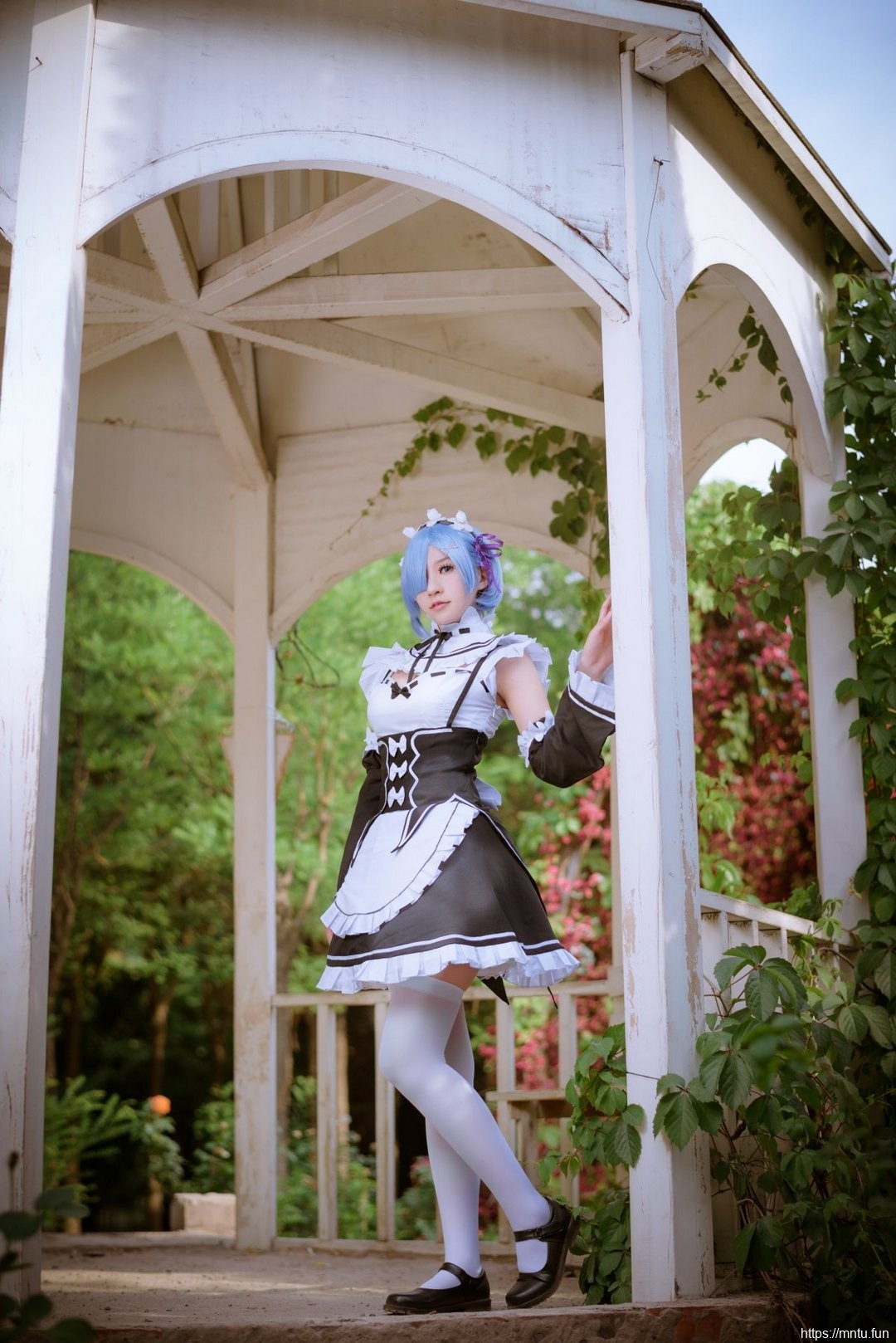 短发美女cosplay从零开始蕾姆女仆装制服诱惑