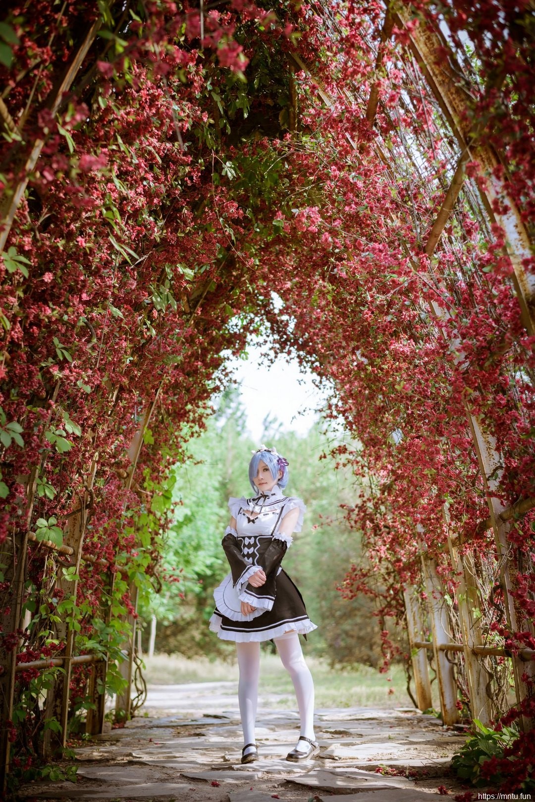 短发美女cosplay从零开始蕾姆女仆装制服诱惑