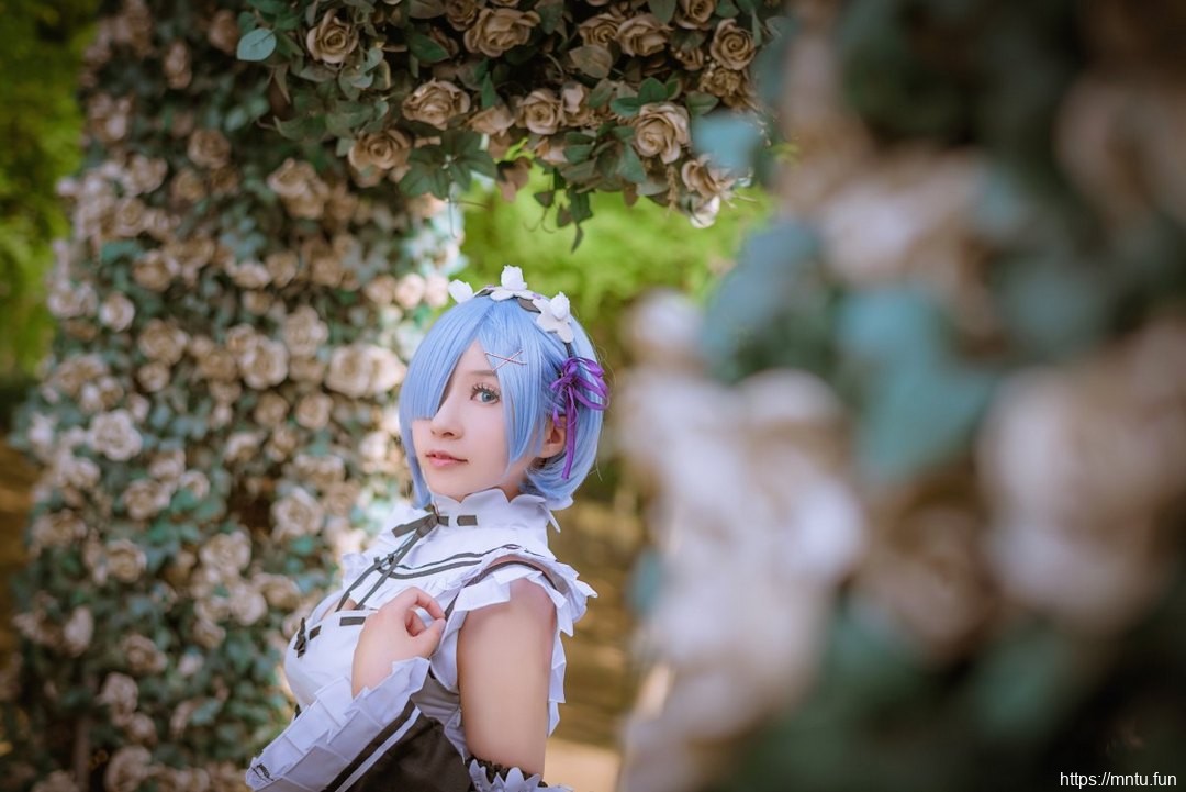 短发美女cosplay从零开始蕾姆女仆装制服诱惑