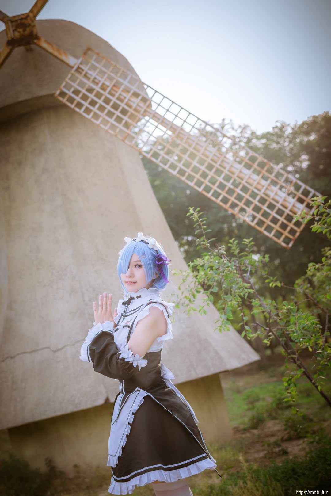 短发美女cosplay从零开始蕾姆女仆装制服诱惑