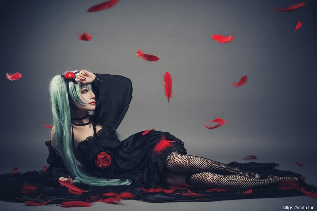 冷艳性感美女cosplay初音未来禁忌之恋坎特雷拉
