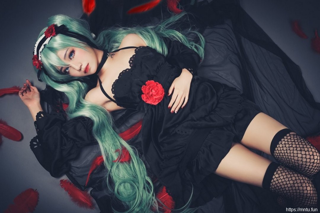 冷艳性感美女cosplay初音未来禁忌之恋坎特雷拉