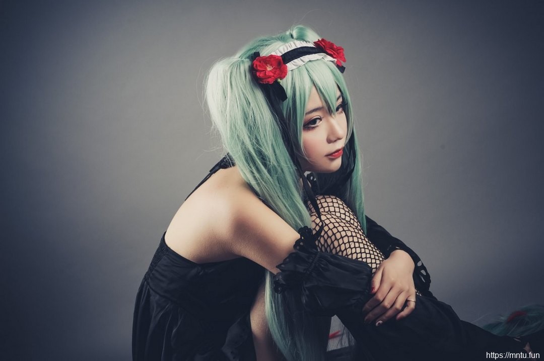 冷艳性感美女cosplay初音未来禁忌之恋坎特雷拉