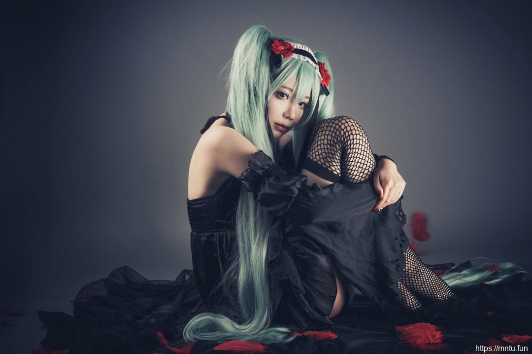 冷艳性感美女cosplay初音未来禁忌之恋坎特雷拉