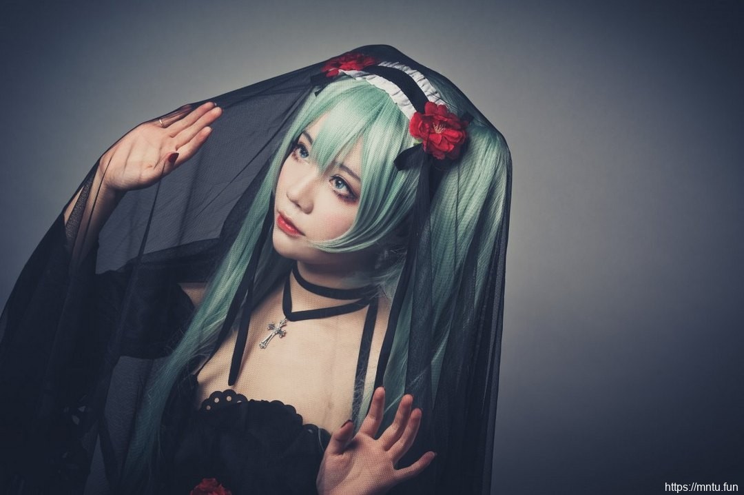 冷艳性感美女cosplay初音未来禁忌之恋坎特雷拉