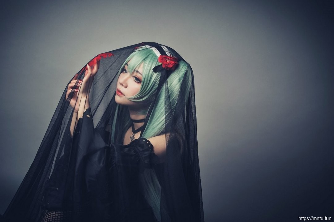 冷艳性感美女cosplay初音未来禁忌之恋坎特雷拉
