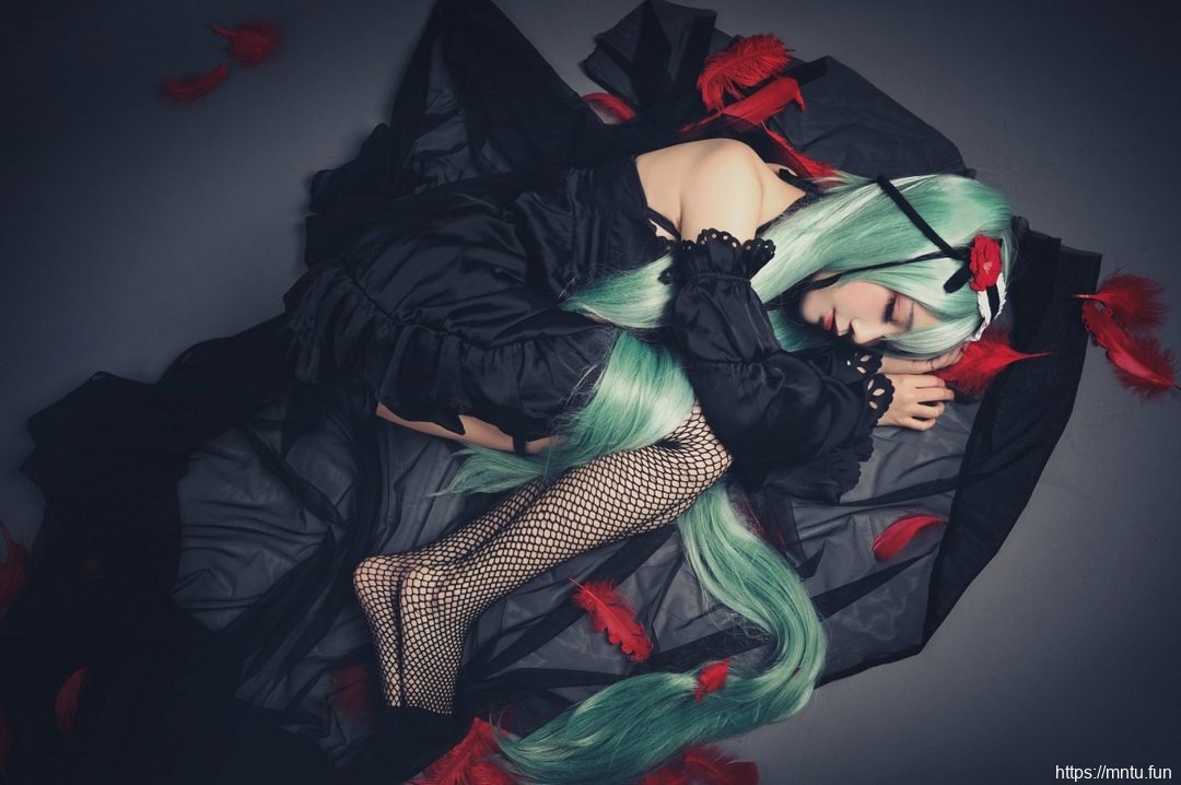 冷艳性感美女cosplay初音未来禁忌之恋坎特雷拉
