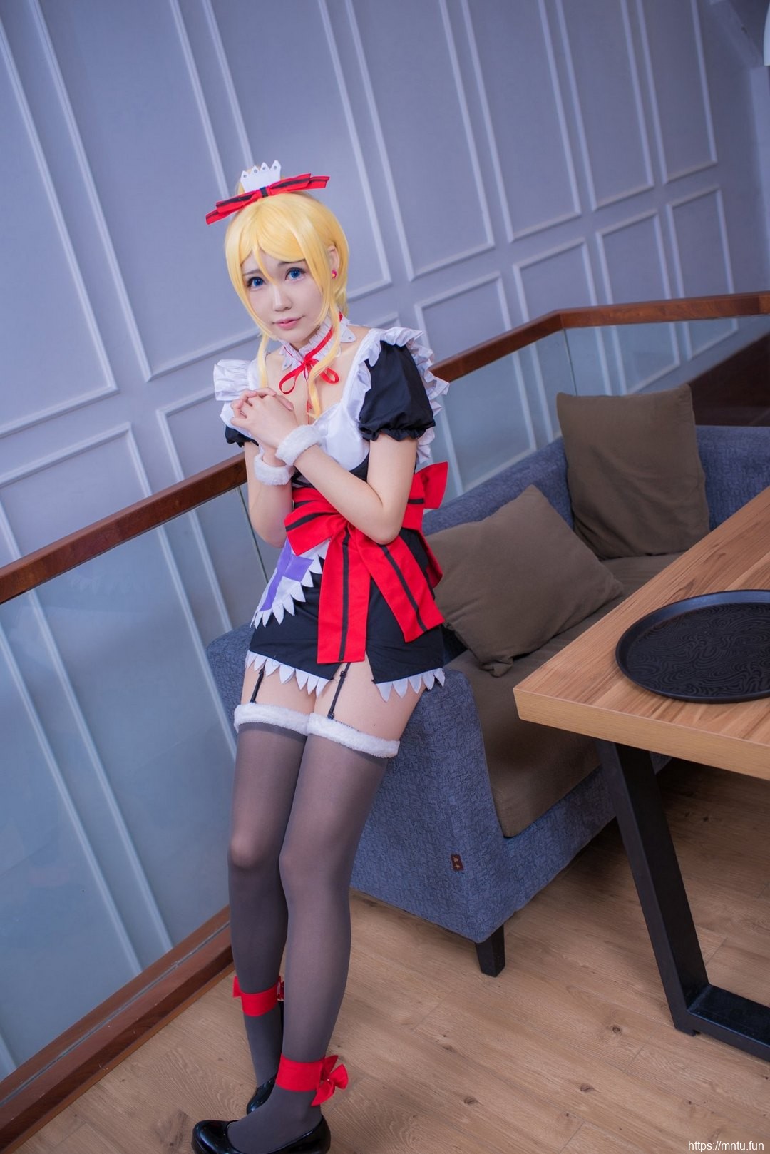 白皙靓丽美女黑丝美腿cosplay绚濑绘里