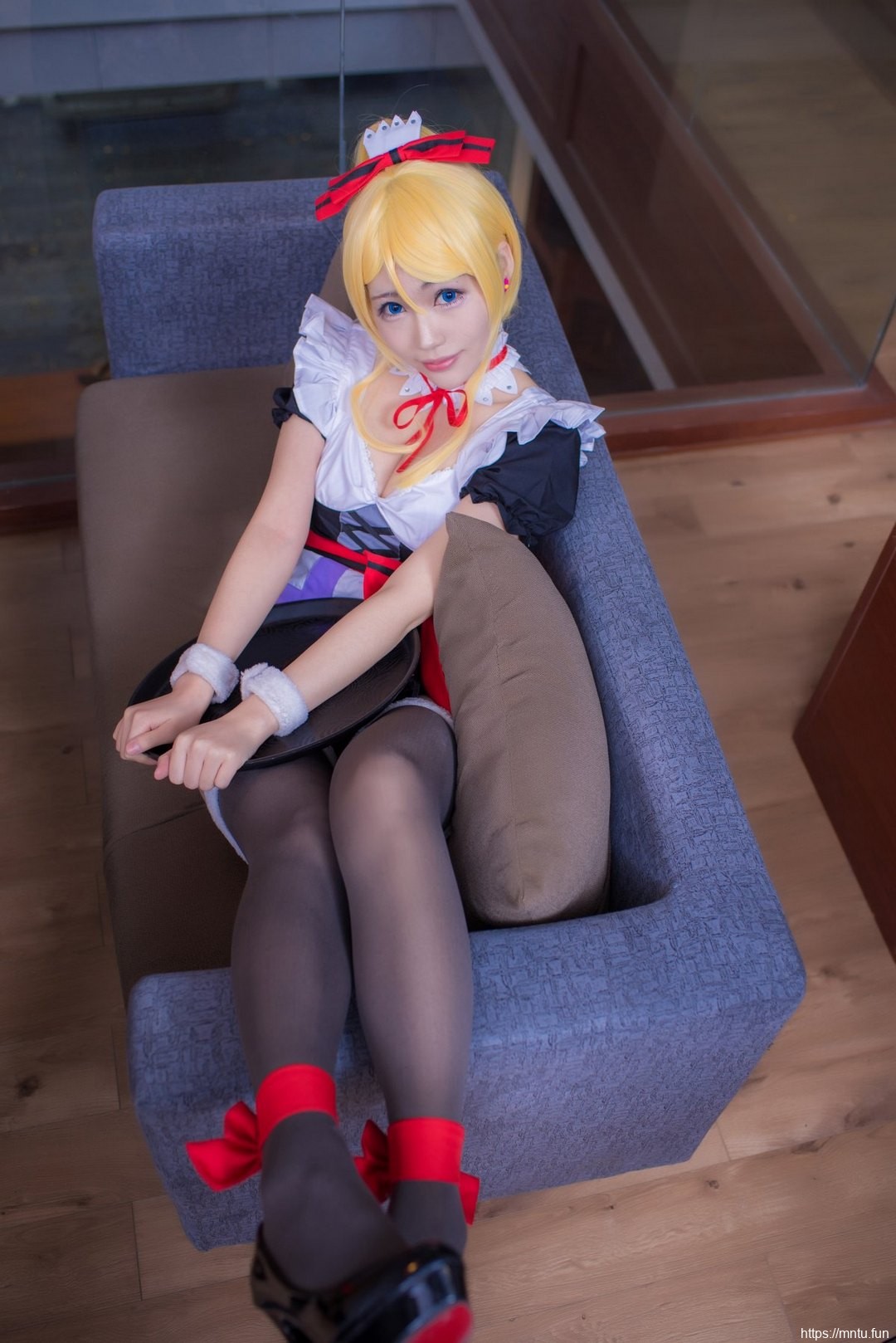 白皙靓丽美女黑丝美腿cosplay绚濑绘里