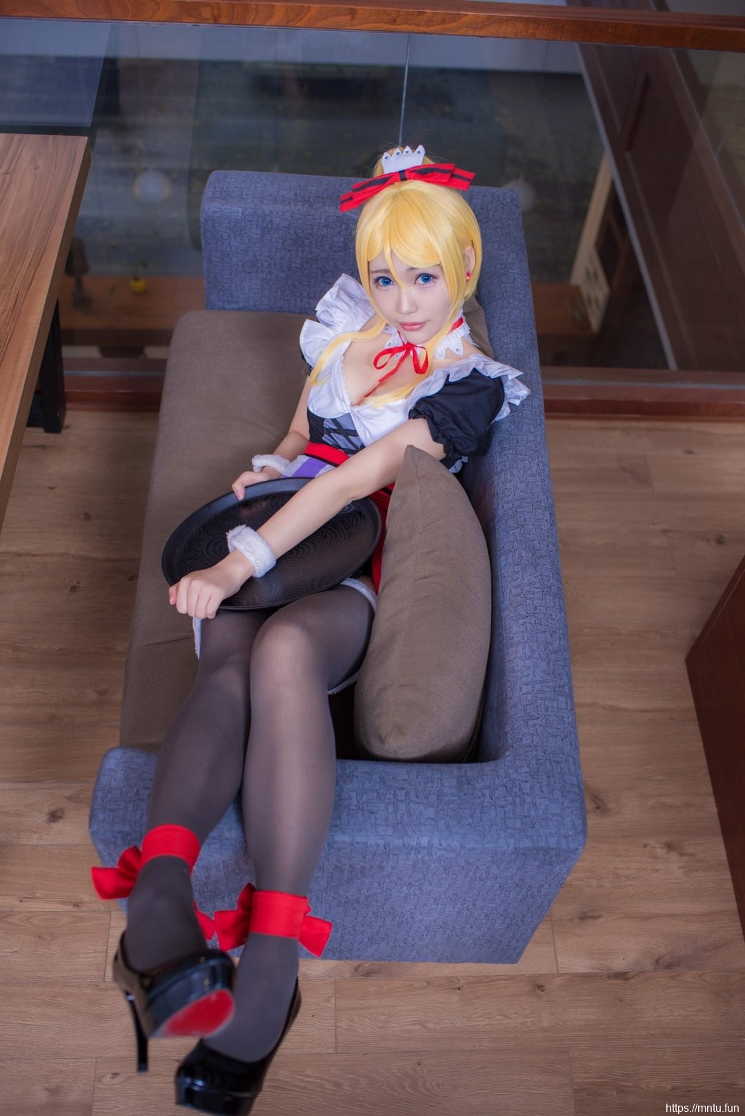 白皙靓丽美女黑丝美腿cosplay绚濑绘里