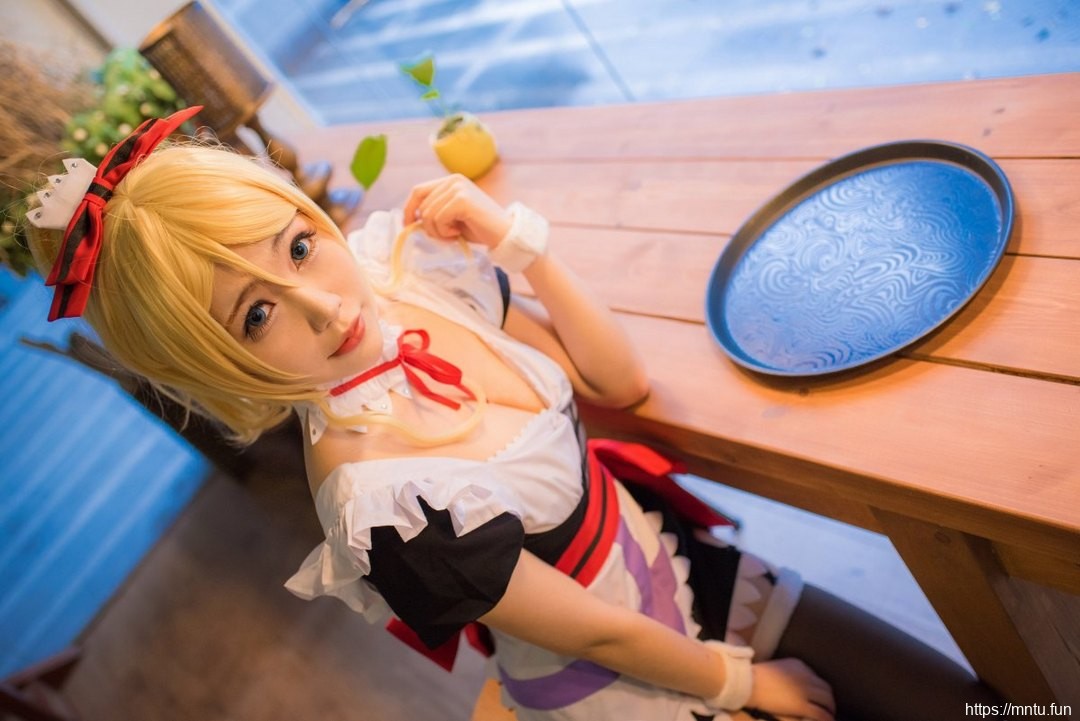 白皙靓丽美女黑丝美腿cosplay绚濑绘里