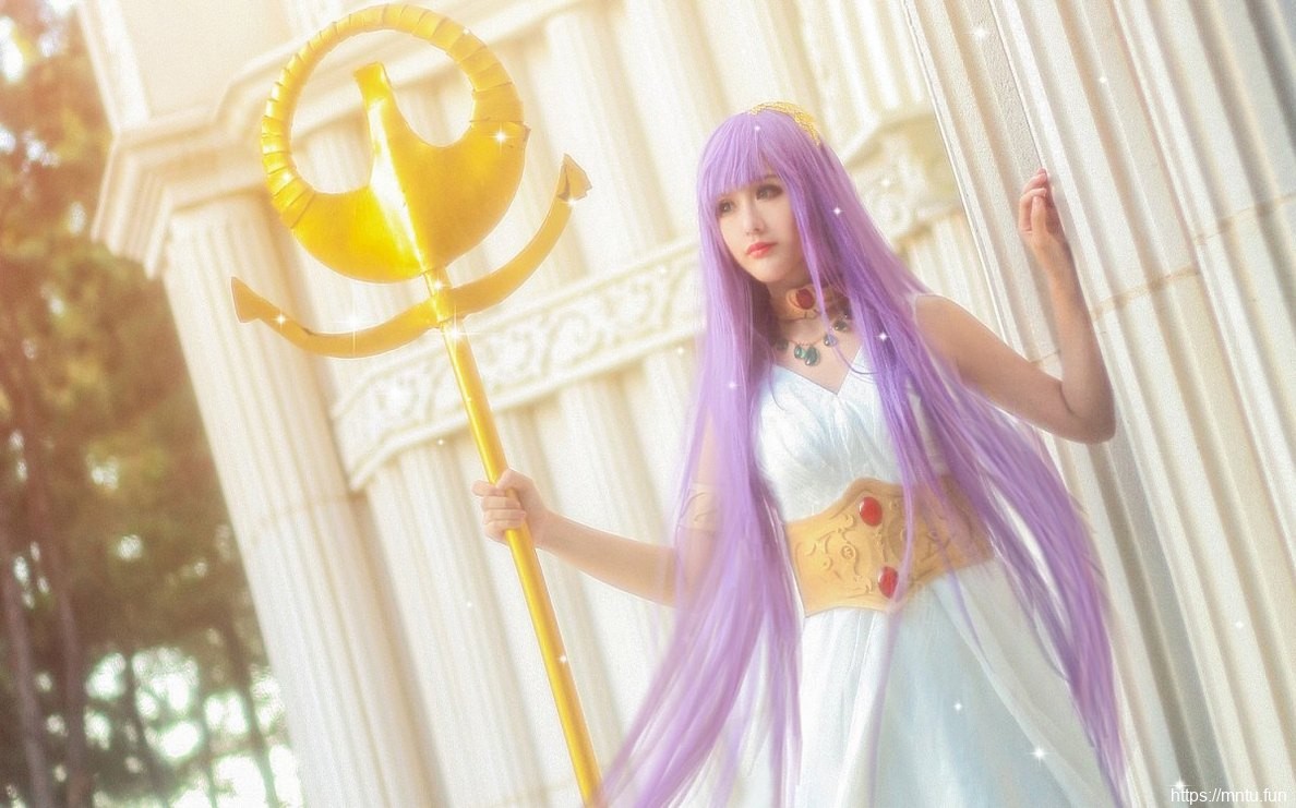 长裙美女Cosplay动漫美女城户纱织尽展女神气质