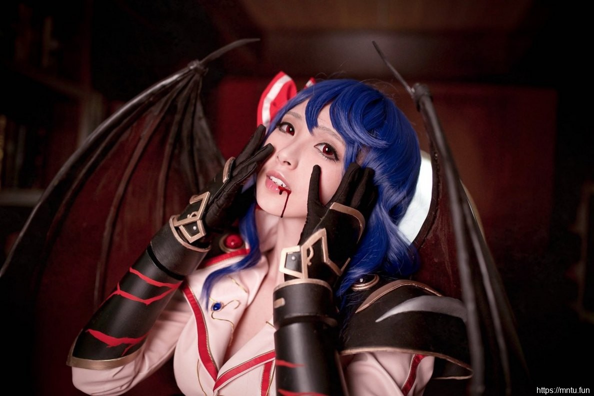 美女御姐高挑身材cosplay蕾米莉亚御姐范十足