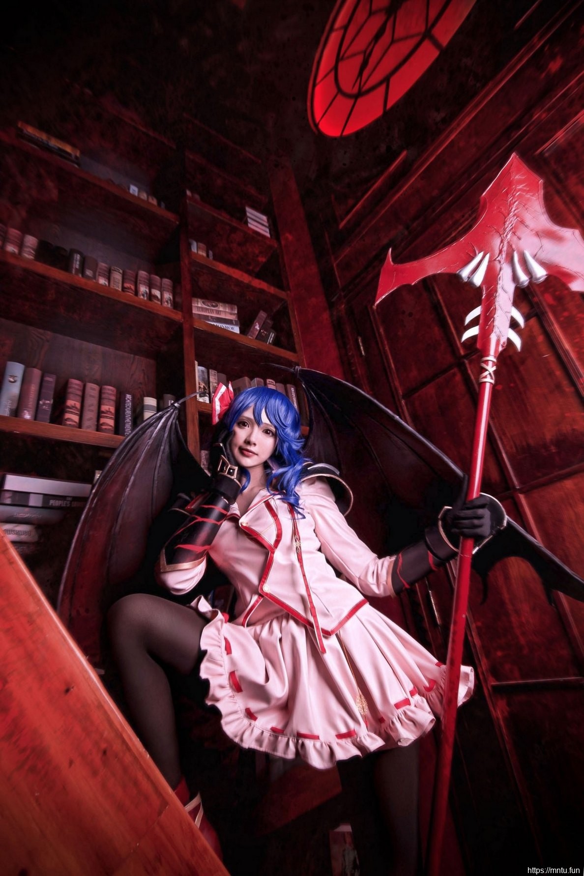 美女御姐高挑身材cosplay蕾米莉亚御姐范十足