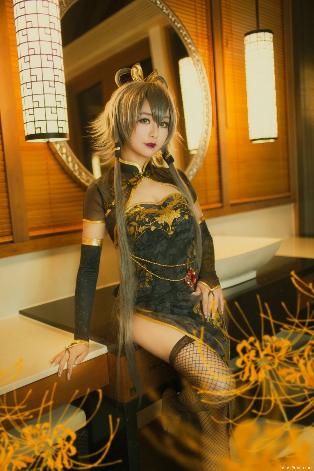 妖娆美女黑丝美腿cosplay金丝雀旗袍洛天依