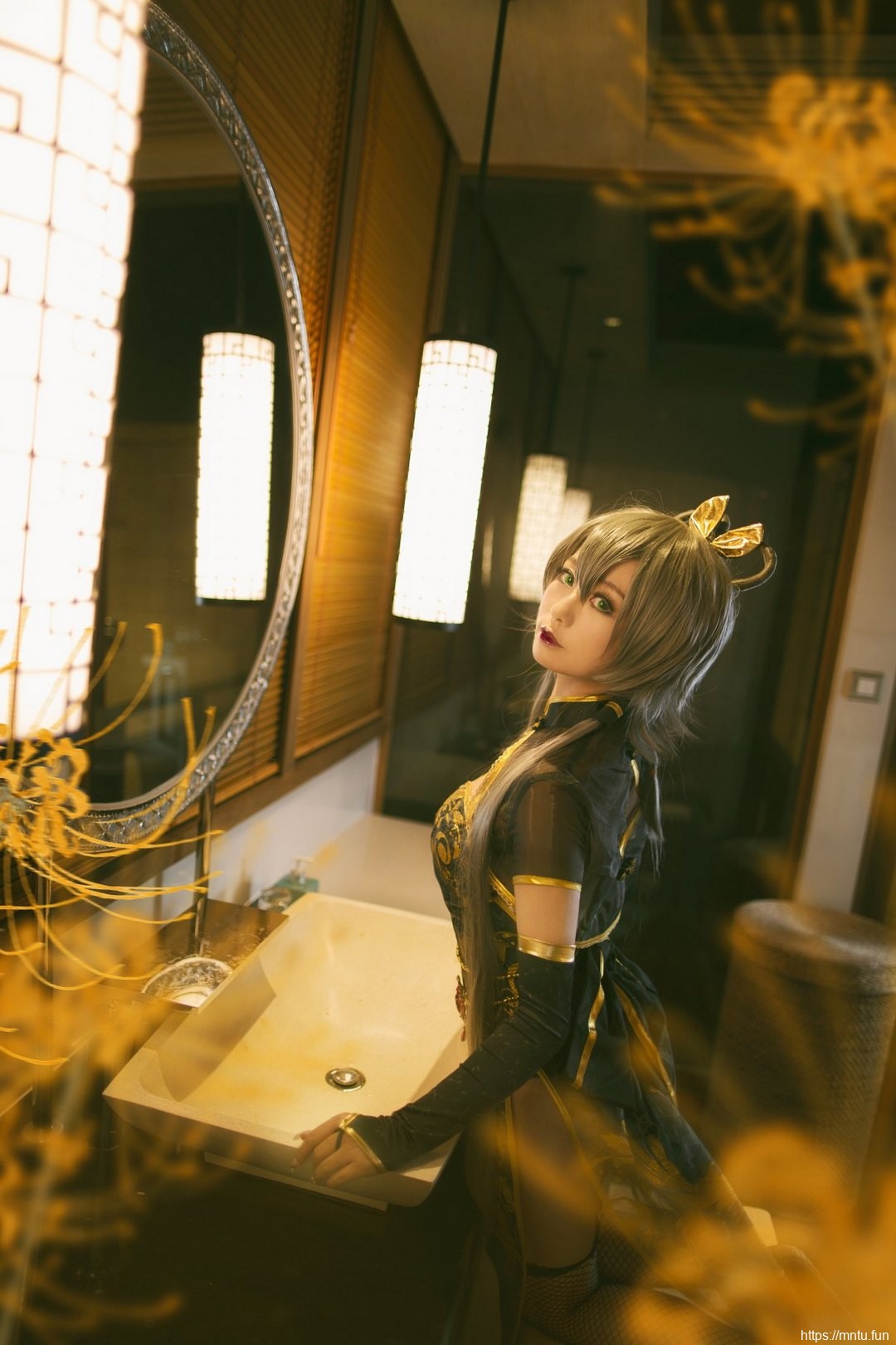 妖娆美女黑丝美腿cosplay金丝雀旗袍洛天依