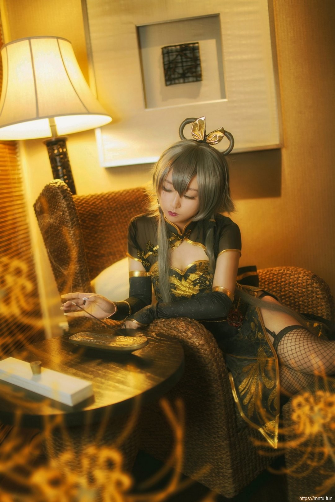 妖娆美女黑丝美腿cosplay金丝雀旗袍洛天依