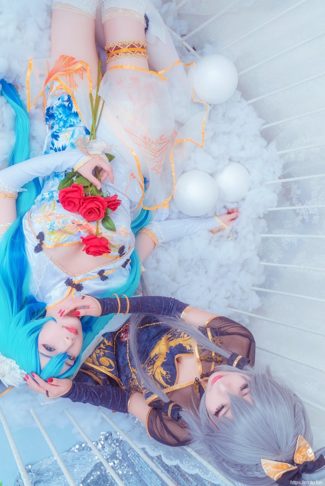 性感美女姐妹花cosplay初音未来vs洛天依