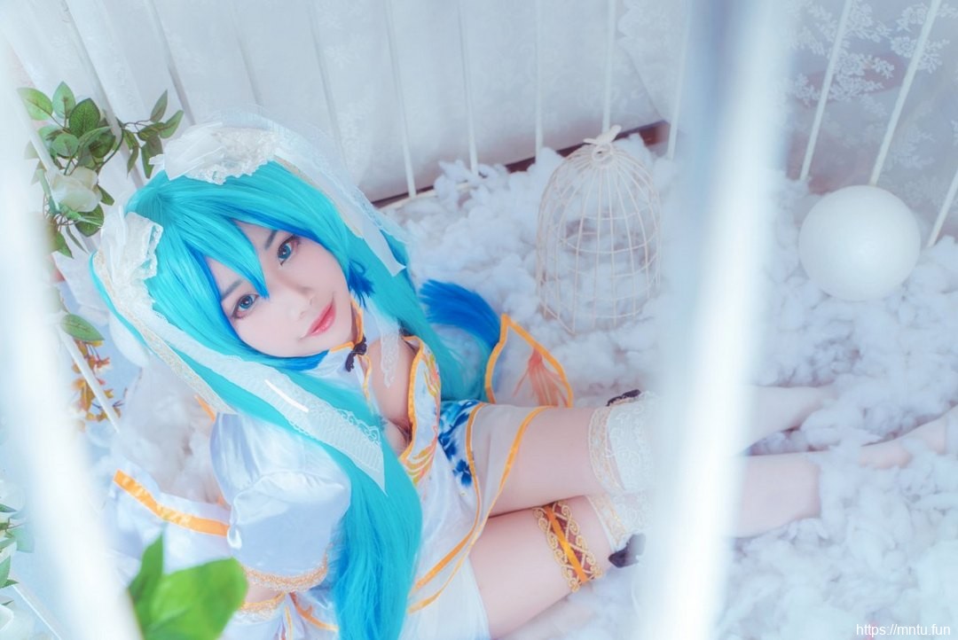 性感美女姐妹花cosplay初音未来vs洛天依