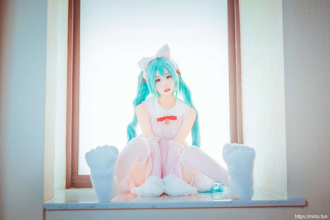 可爱小萝莉粉嫩甜美cosplay猫女郎初音未来