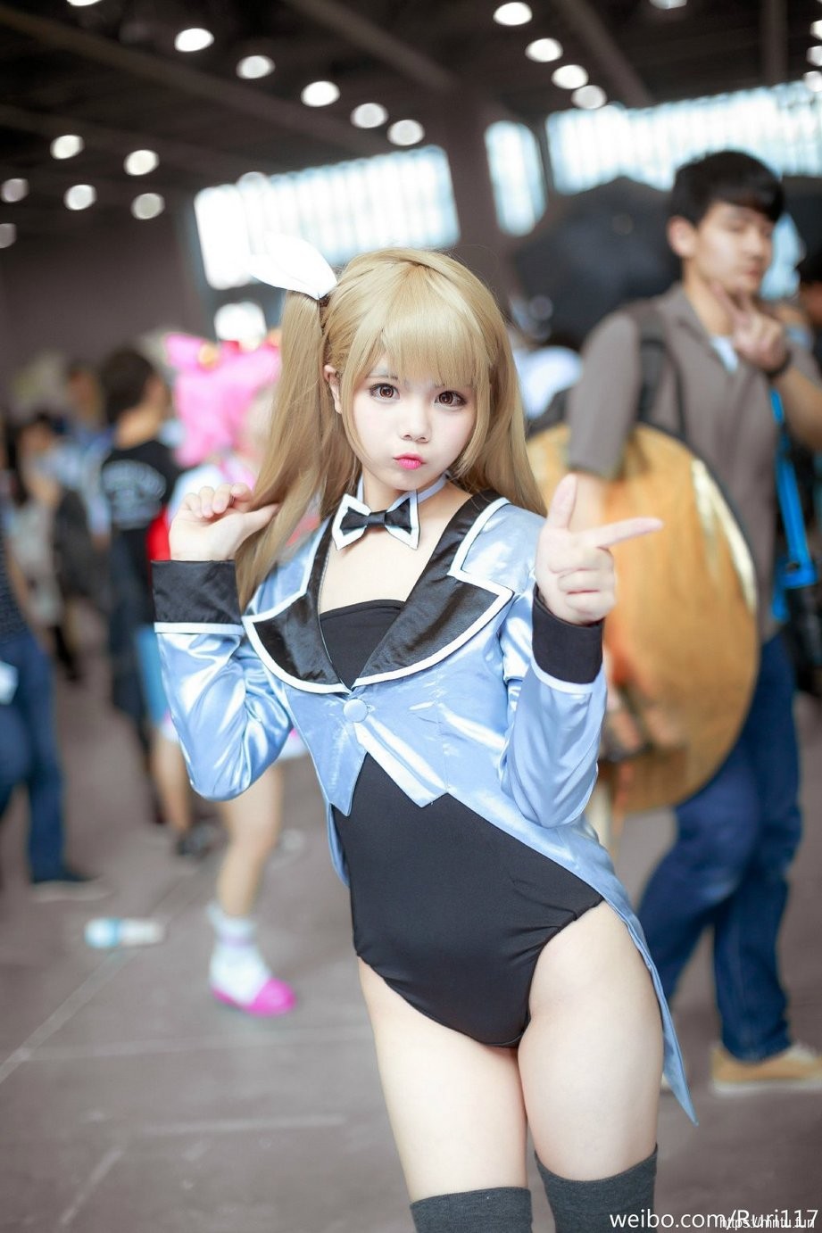 白皙诱人萌妹子高叉礼服cosplay动漫美女南小鸟