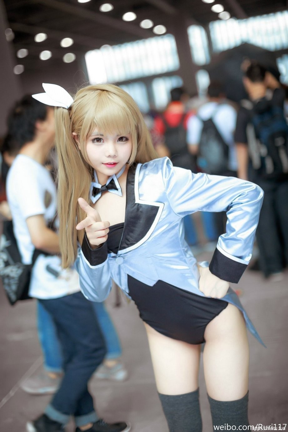白皙诱人萌妹子高叉礼服cosplay动漫美女南小鸟