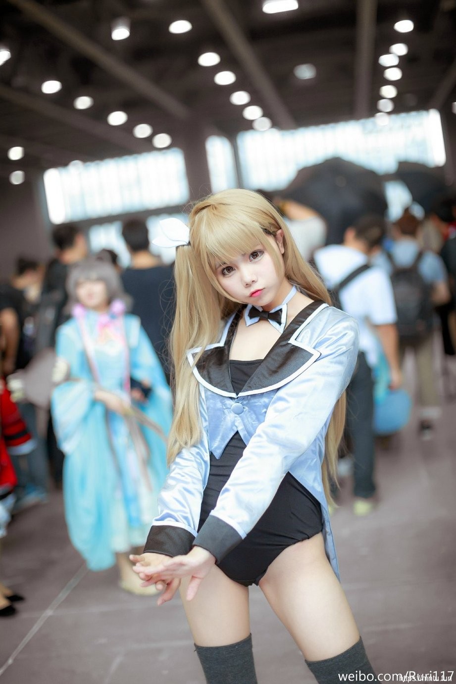 白皙诱人萌妹子高叉礼服cosplay动漫美女南小鸟