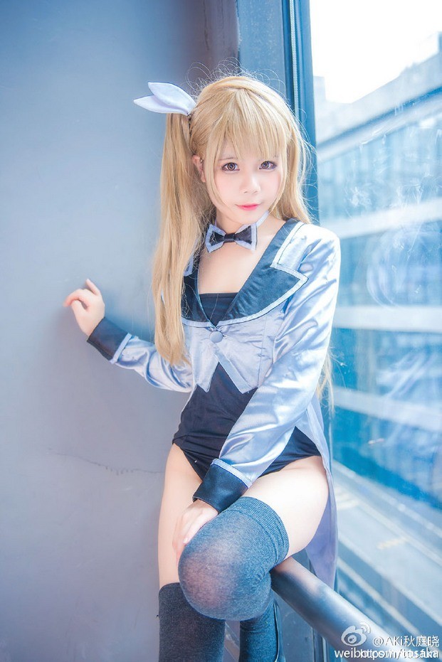 白皙诱人萌妹子高叉礼服cosplay动漫美女南小鸟