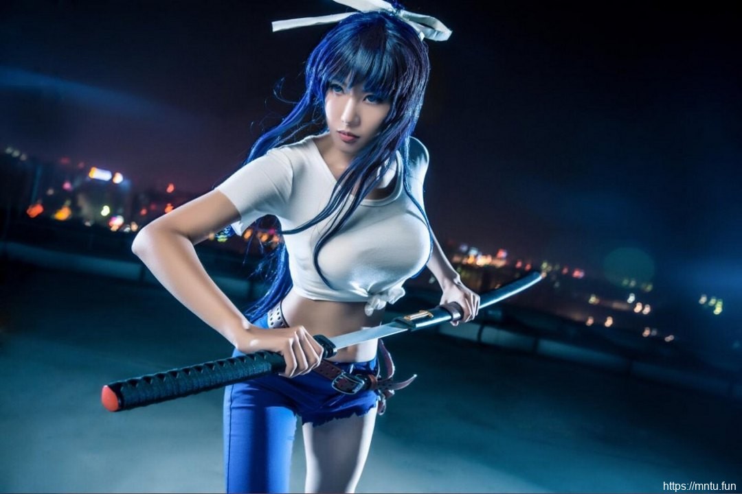 牛仔裤美女纤细蛮腰修长美腿cosplay神裂火织