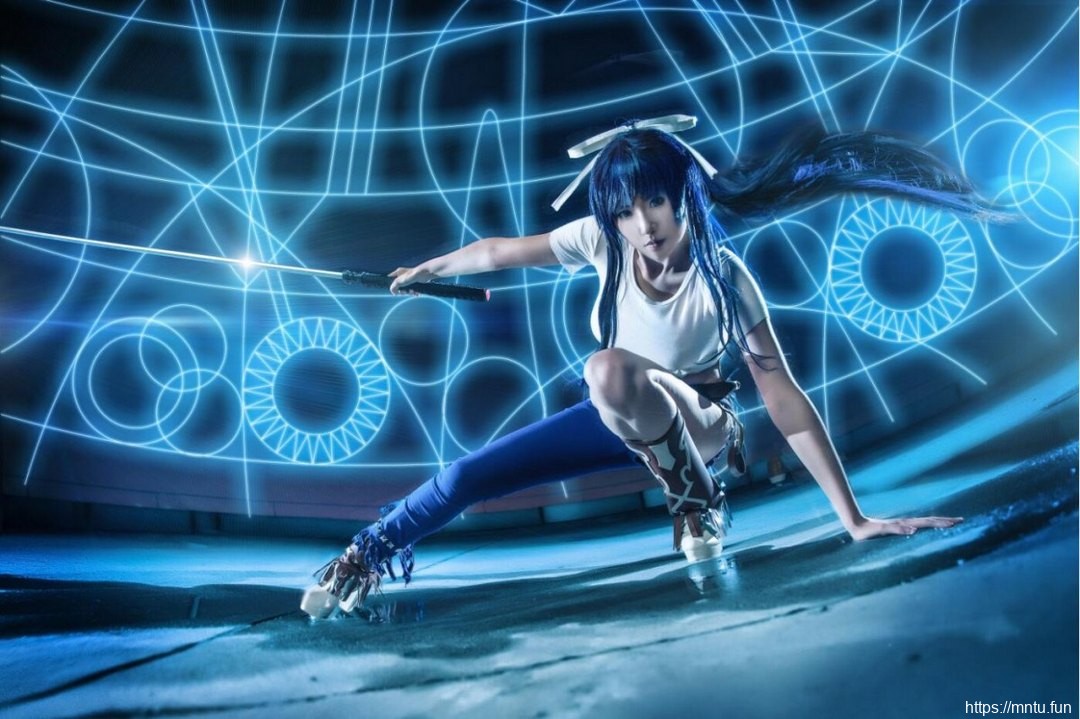 牛仔裤美女纤细蛮腰修长美腿cosplay神裂火织