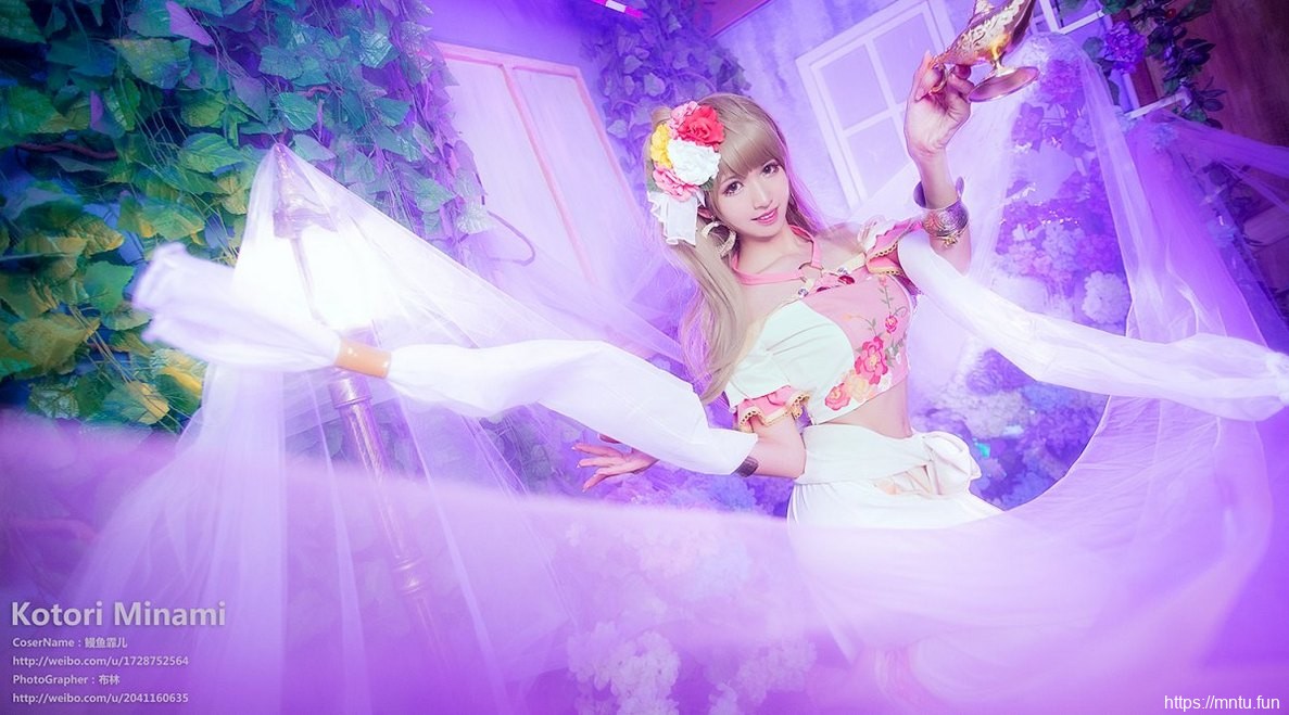 甜美少女身穿精致服饰cosplay动漫人物南小鸟