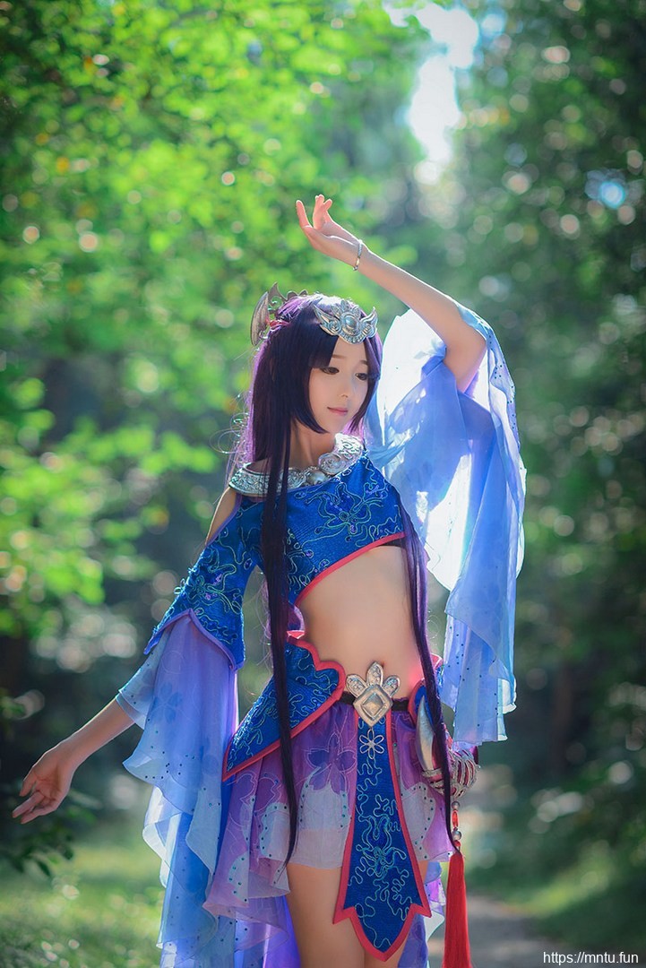 清新美女cosplay梦幻西游巫蛮儿图片