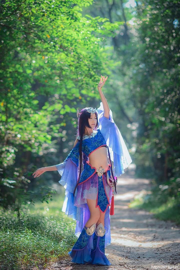 清新美女cosplay梦幻西游巫蛮儿图片