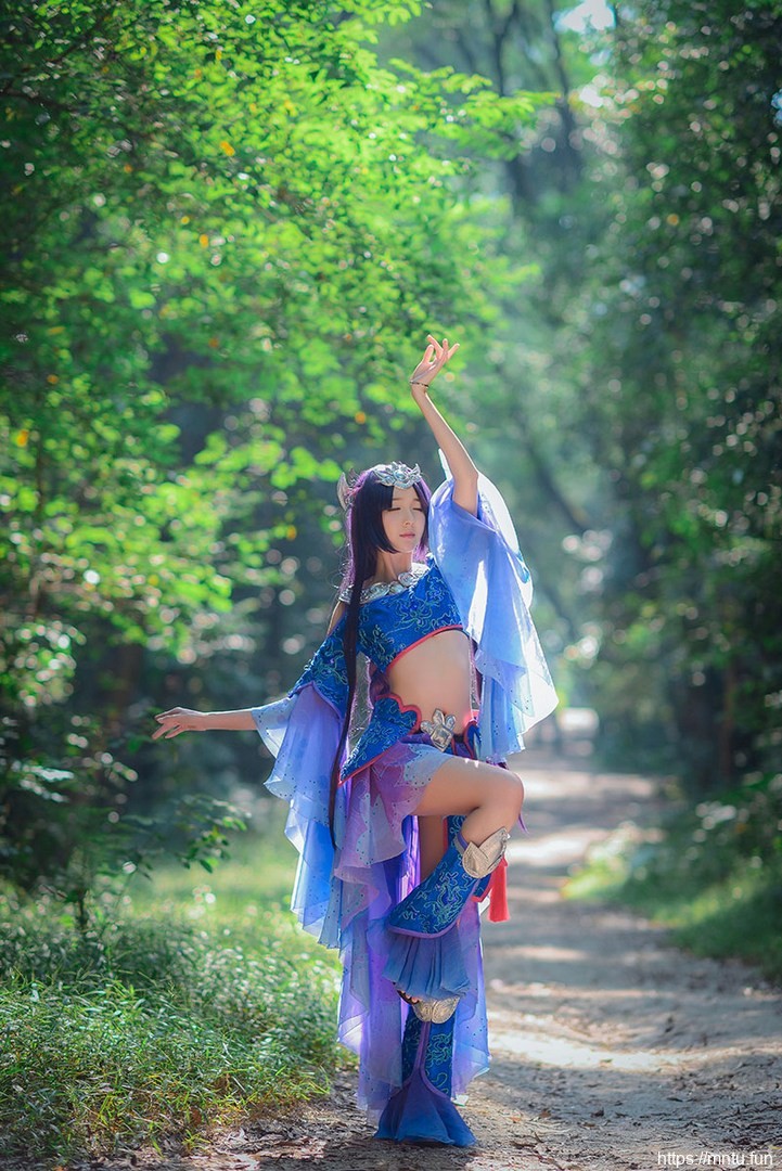 清新美女cosplay梦幻西游巫蛮儿图片