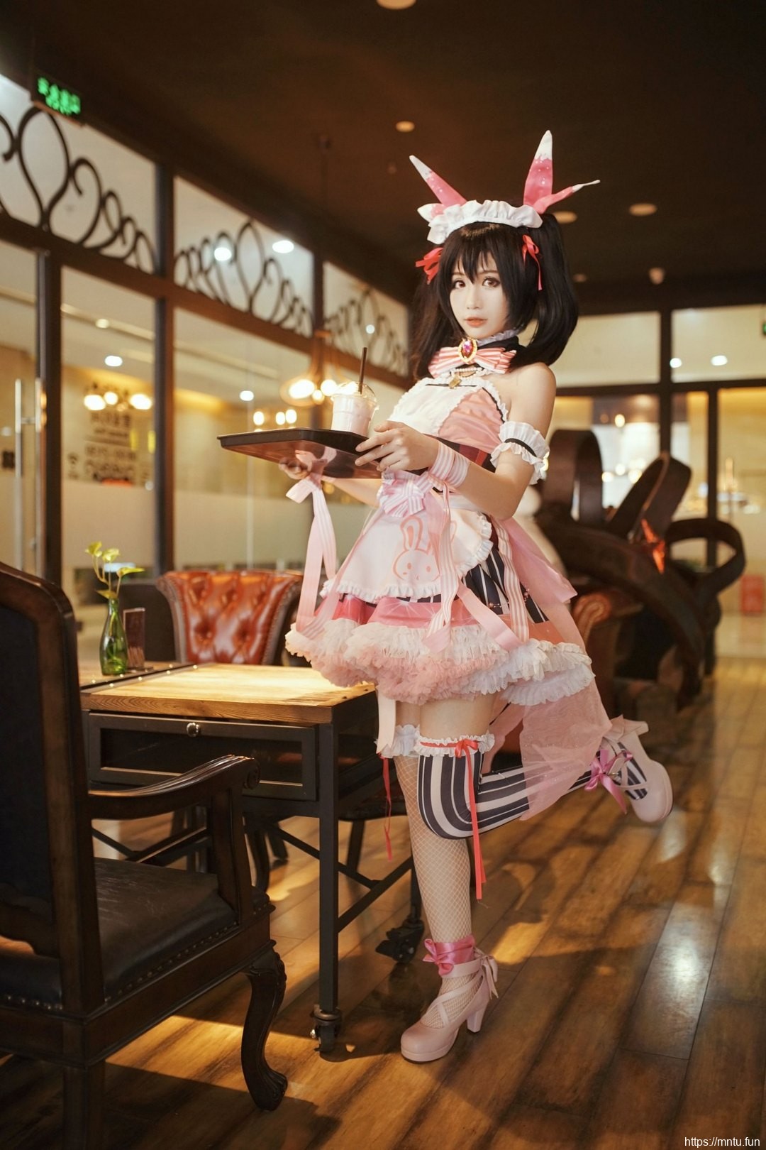 迷人萝莉cosplay动漫美女矢泽妮可女仆制服诱惑