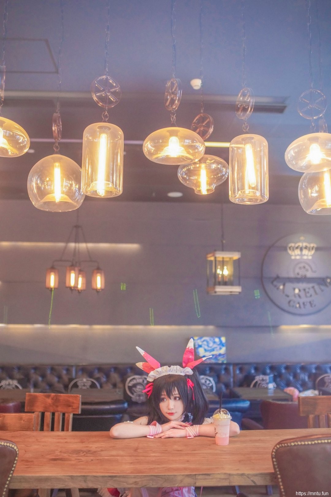 迷人萝莉cosplay动漫美女矢泽妮可女仆制服诱惑