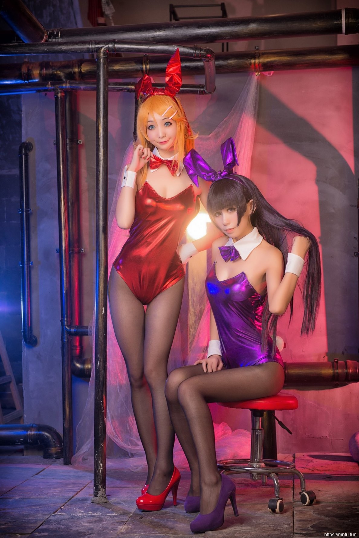 性感迷人姐妹花黑丝美腿cosplay性感写真