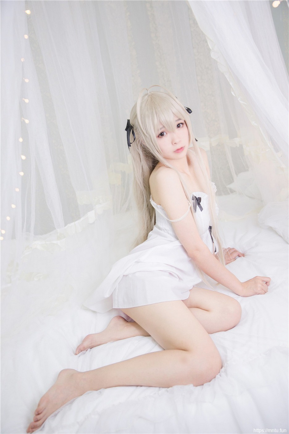 可爱迷人萌妹白色性感吊带裙cosplay春日野穹