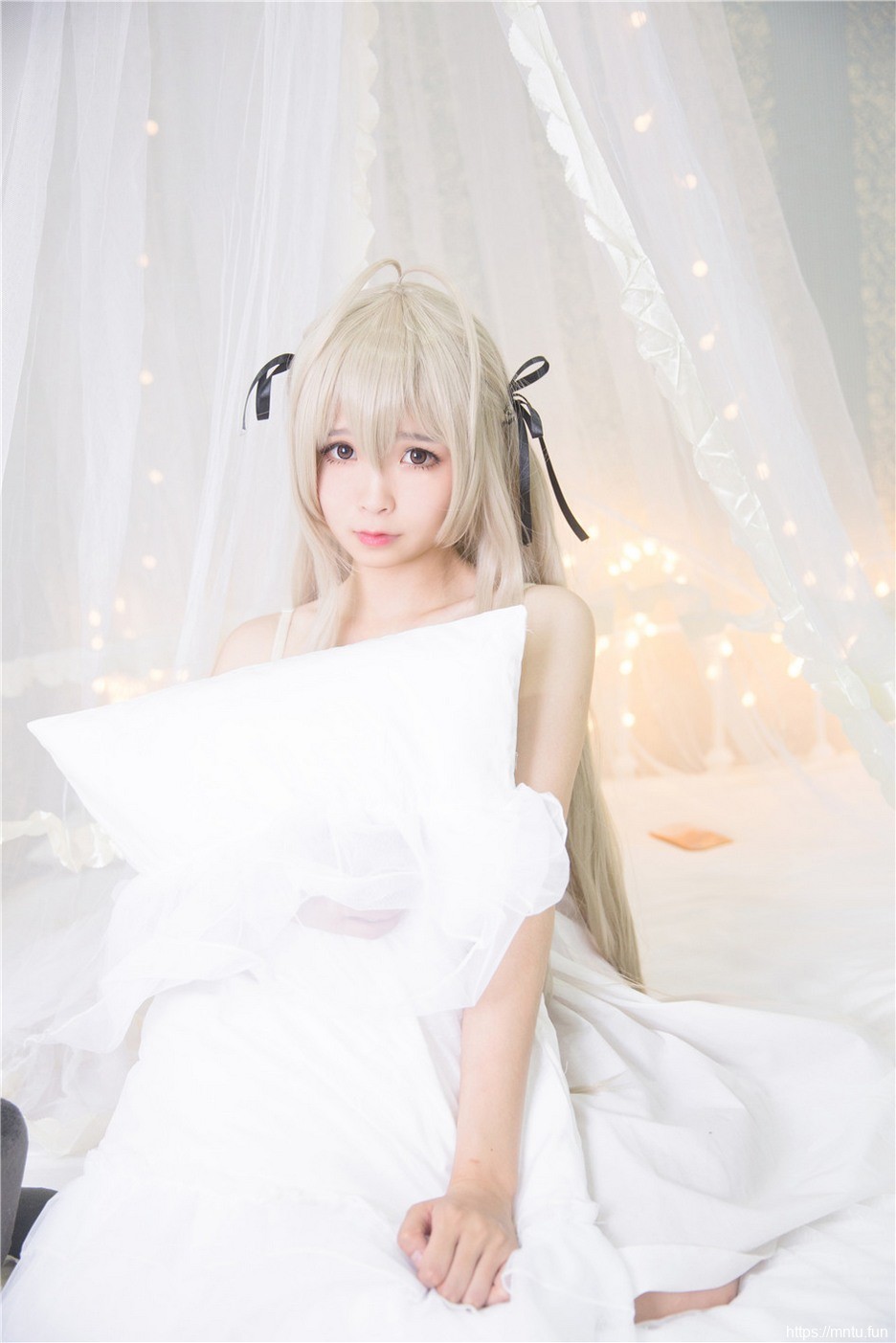 可爱迷人萌妹白色性感吊带裙cosplay春日野穹