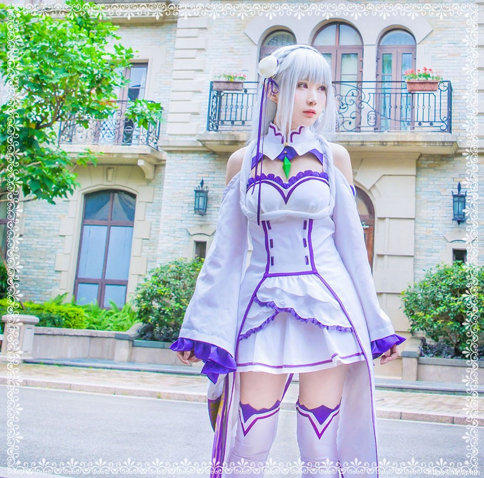 性感美女白皙皮肤开胸美裙cosplay美女精灵爱蜜莉雅