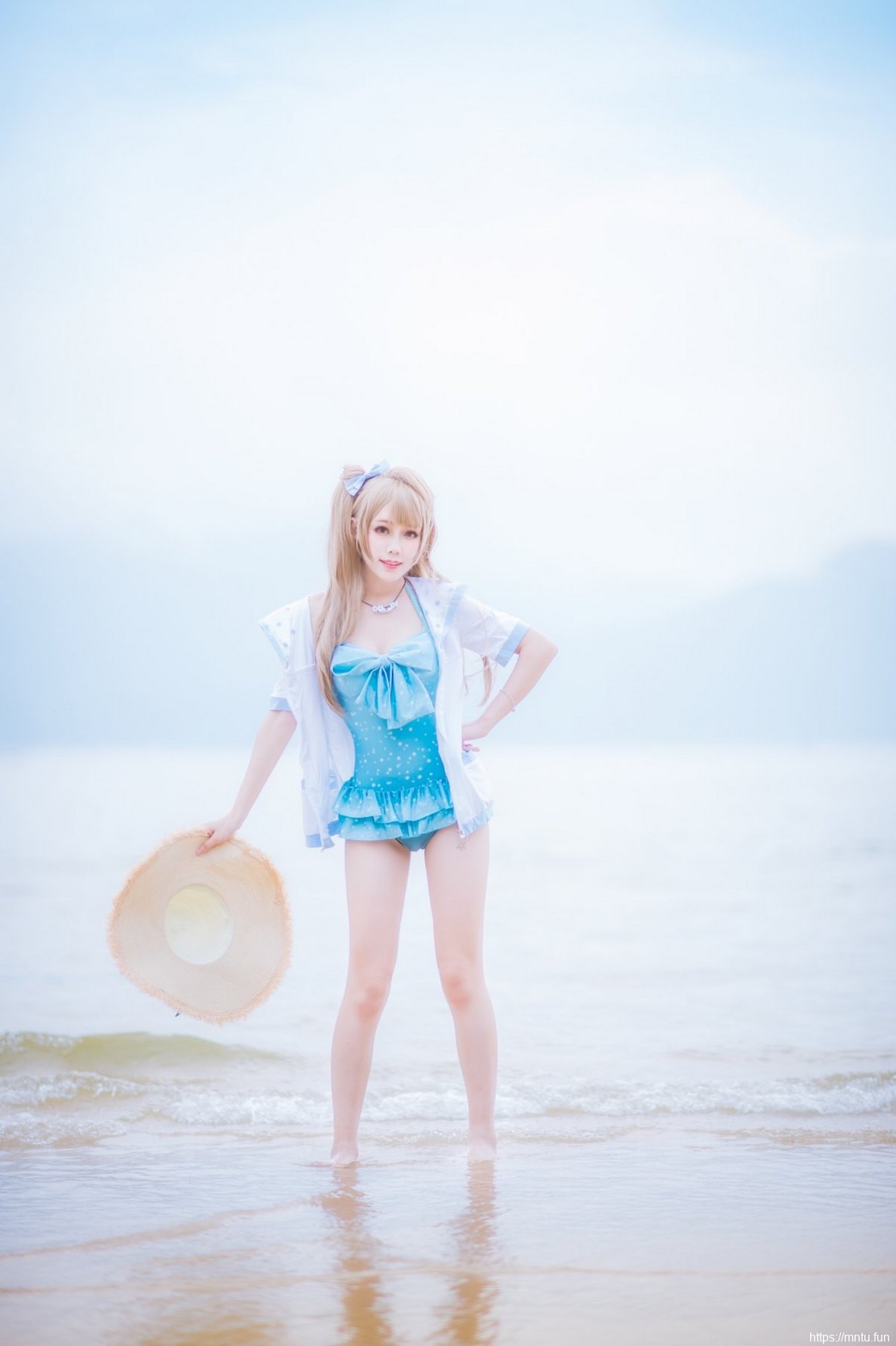 白皙靓丽泳装美女cosplay动漫美女南小鸟