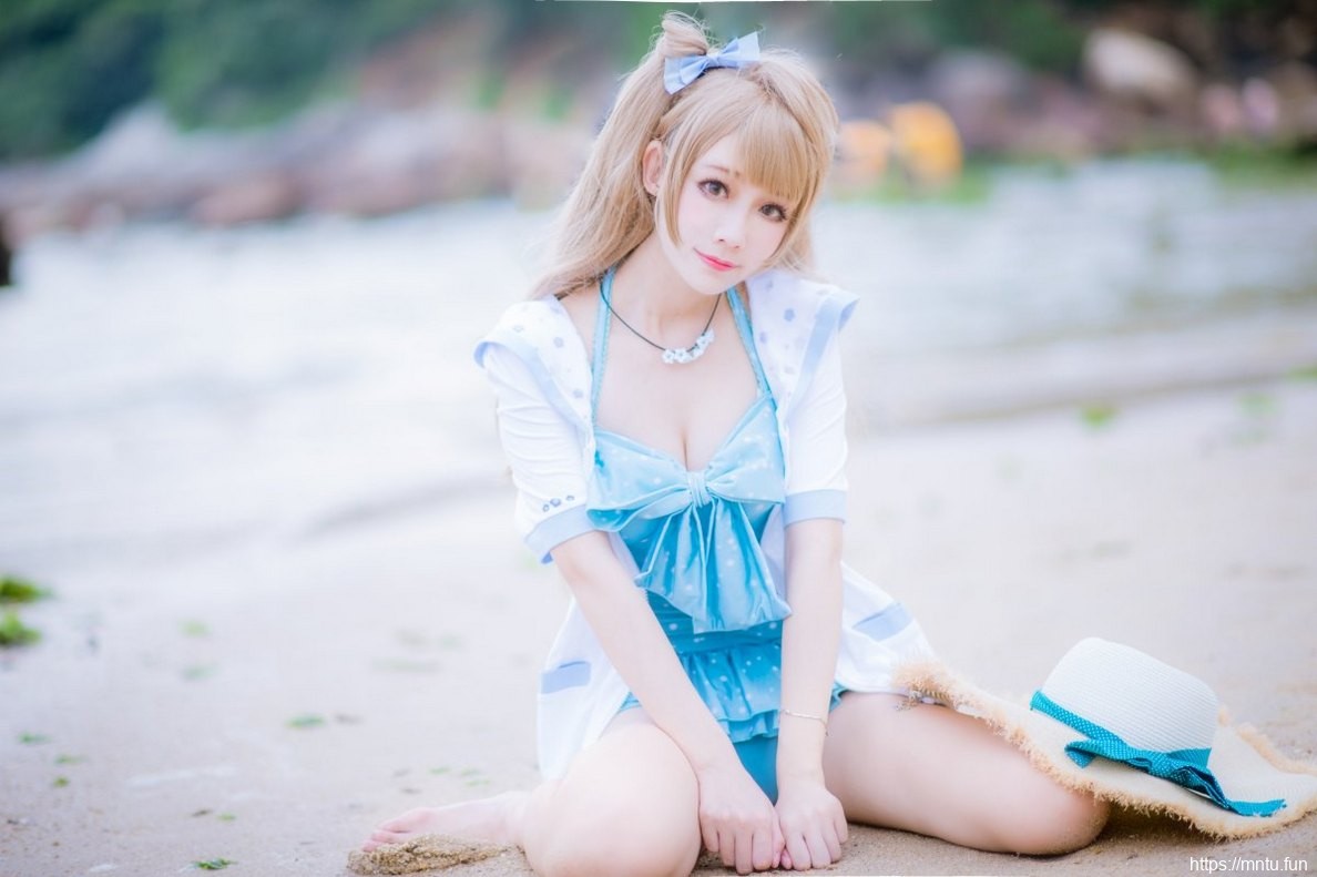 白皙靓丽泳装美女cosplay动漫美女南小鸟